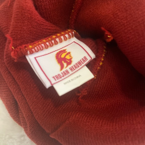 USC Trojans Men’s College Cuffed Pom Beanie - Picture 3 of 3
